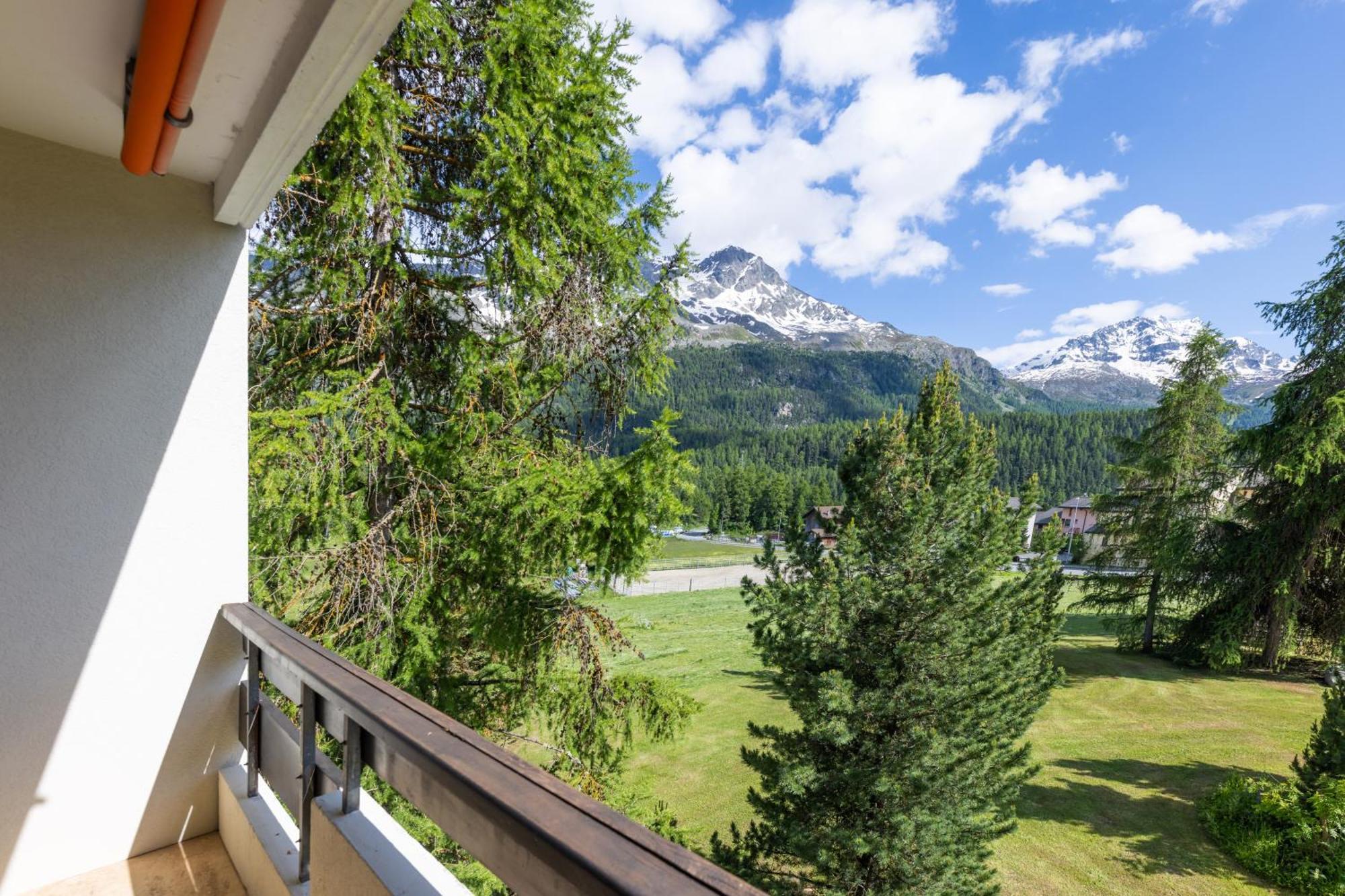 Cosy Apartment Facing Piz Rosatsch Saint-Moritz Extérieur photo